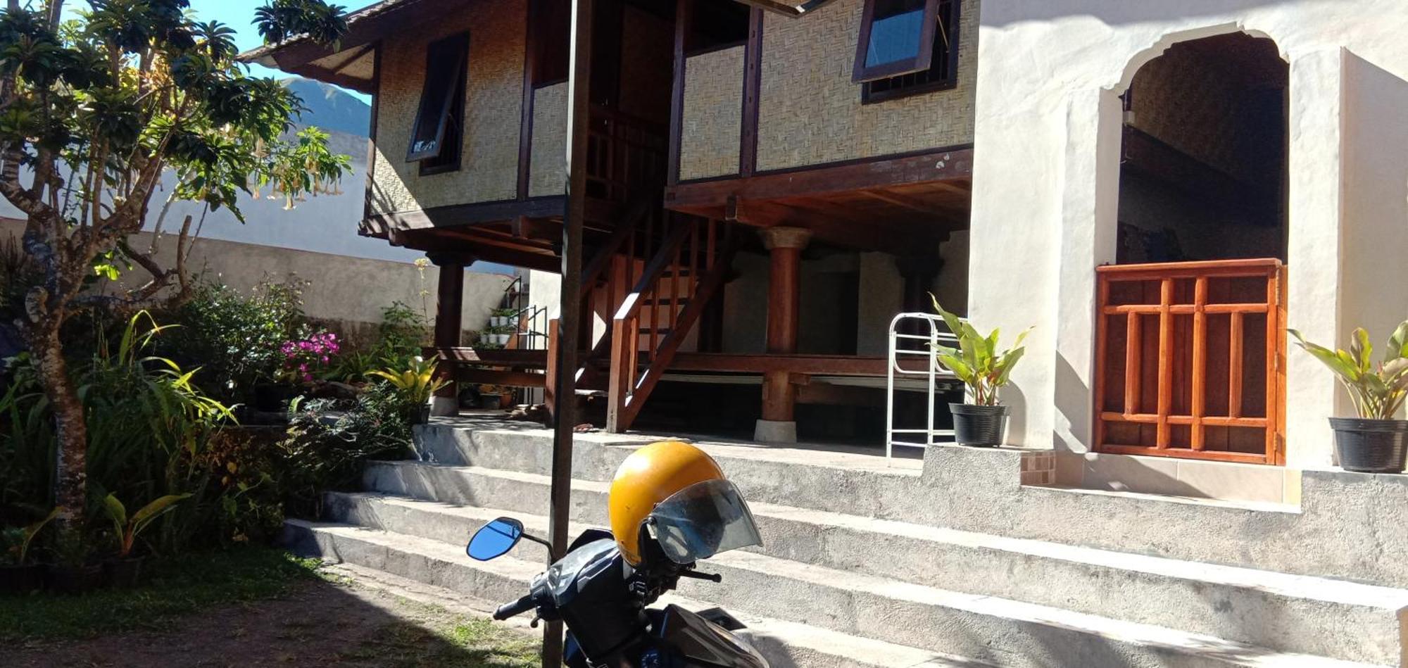 Radiya Guesthouse Sembalunlawang Pokoj fotografie