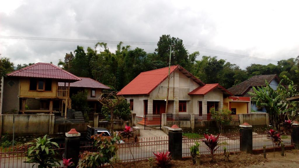Radiya Guesthouse Sembalunlawang Exteriér fotografie